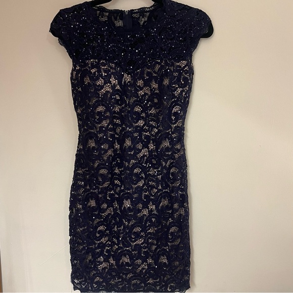 Sequin Hearts Navy Lace Bodycon Cocktail Dress Size 5 - Picture 1 of 6